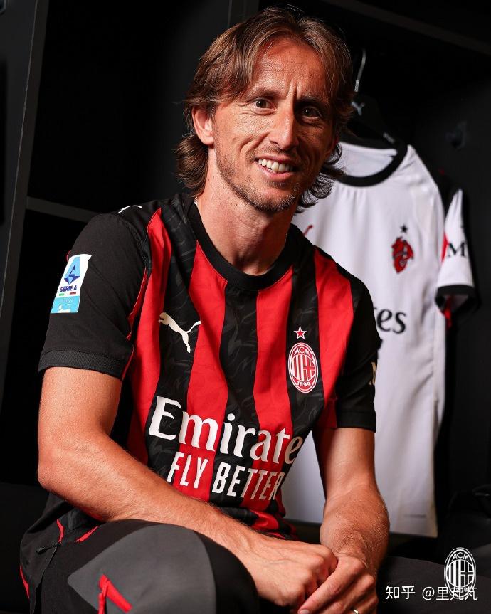 英媒：热刺、水晶宫等共4队获悉拉森的情况，狼队要4000万镑