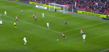 从英超第二滑落至降级区：卖主力“后遗症”发作，还是赛程太难？