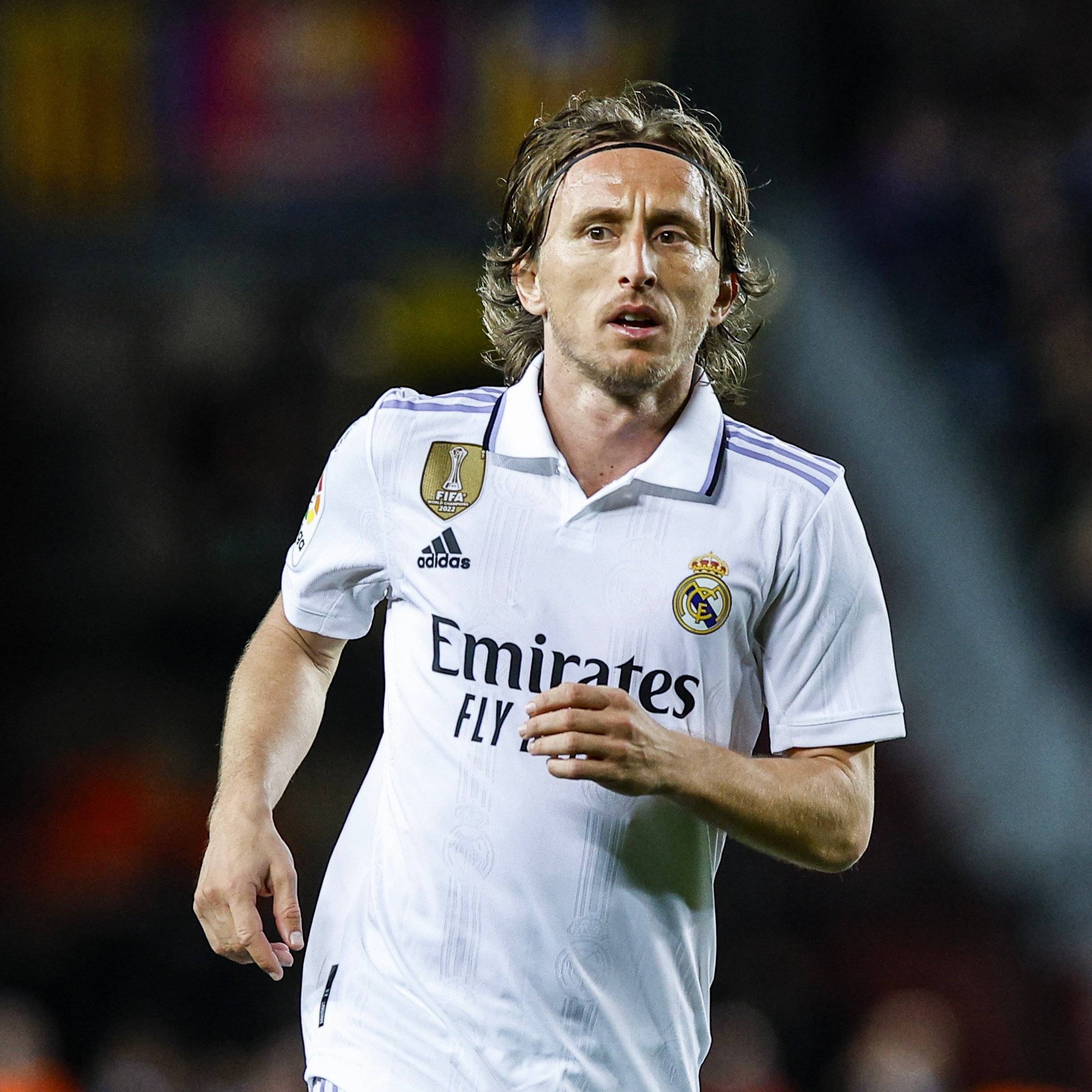 布朗质疑判罚引热议，官方证据还原真相：马刺绝非“伪强队”