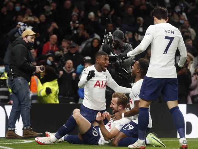 格林：NBA只有两个人我不敢说垃圾话，一个惹不起，一个喷不过