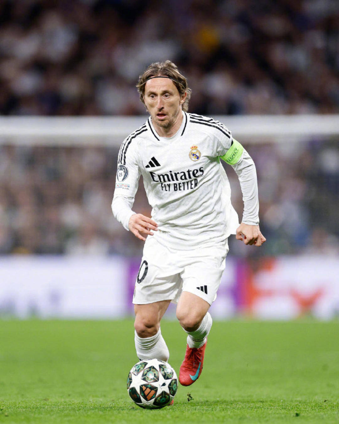 [中超]山东泰山连续精彩配合 马德鲁加轰出世界波